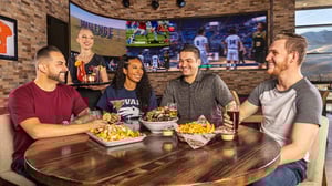 Chickies-and-Petes-friends-enjoy-drinks-and-food-hero-image_01_1920x1080