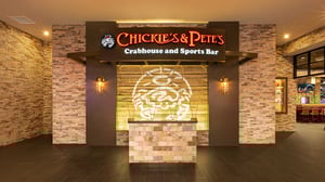 Chickie's & Pete's main entrance and host podium.