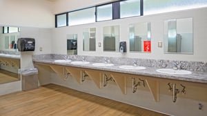 RV-Park-Washroom-view-of-vanity-and-sinks_q085_1920x1080